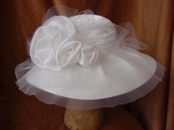 Svatební klobouk saténový č.6492