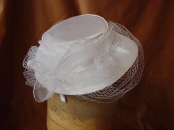 Svatební klobouček na čelence č.6487