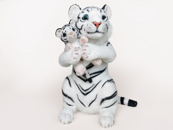 Plyšový tygr bílý stojící  s mládětem