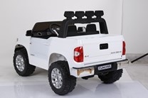 Dětské el. autíčko Toyota Tundra 12V s 2,4G DO pro 2 děti střední velikost, bílá