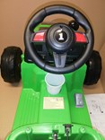Dětský elektrický traktor s 2,4G DO s vlekem, zelený