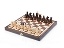 Dřevěné šachy s dámou